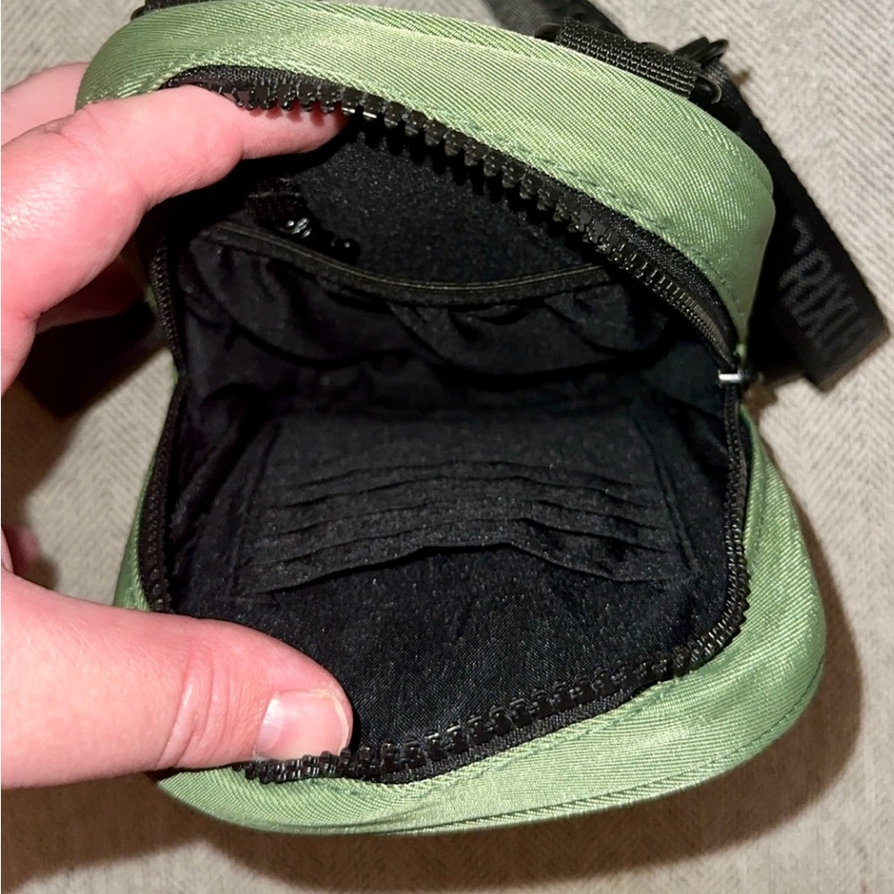 Brixley Crossbody bag with extra strap - Picture 2 of 3